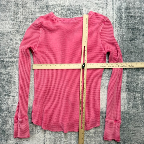 Dylan Shirt Womens Medium Pink Waffle Knit Henley Raw Hem Coquette Grunge Y2K - Picture 9 of 10